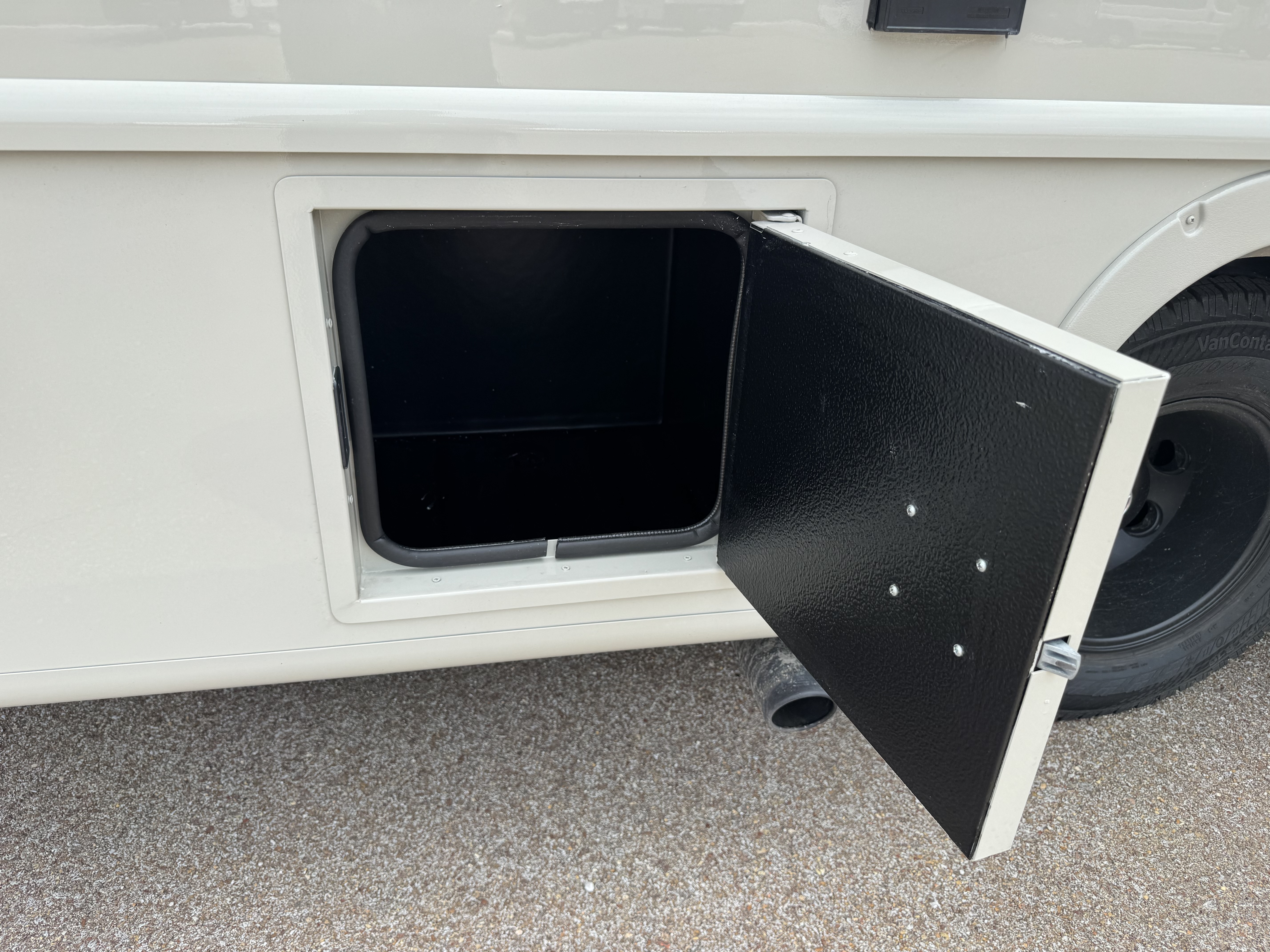 2027 Grand Design Lineage Series M 25FW - Image 6