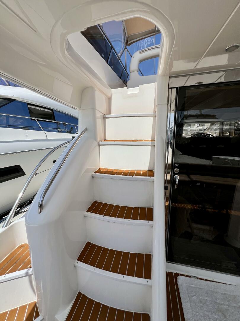 2000 Viking Princess 52 Flybridge - Image 36