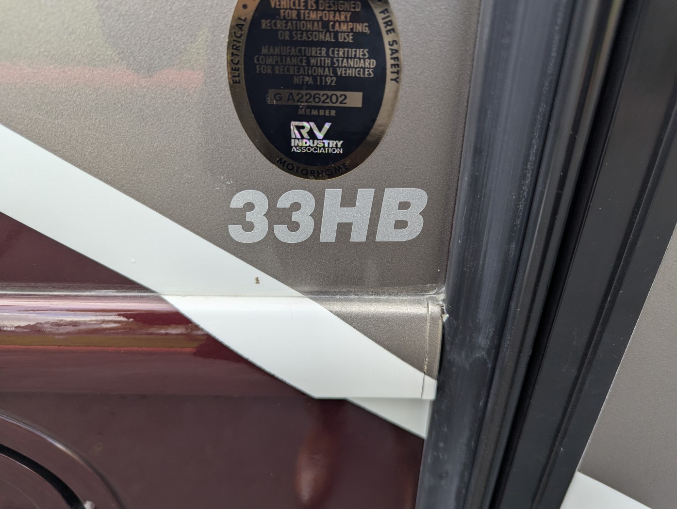 2026 Holiday Rambler Invicta 33HB - Image 8