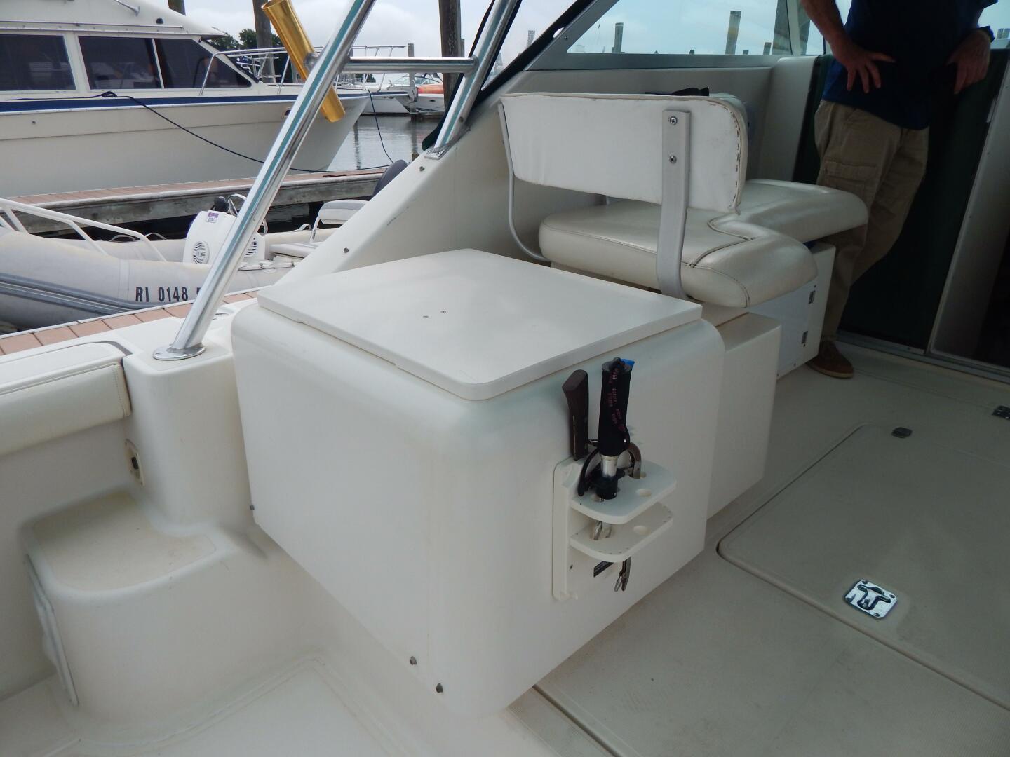 1998 Pursuit 3000 Express - Image 5