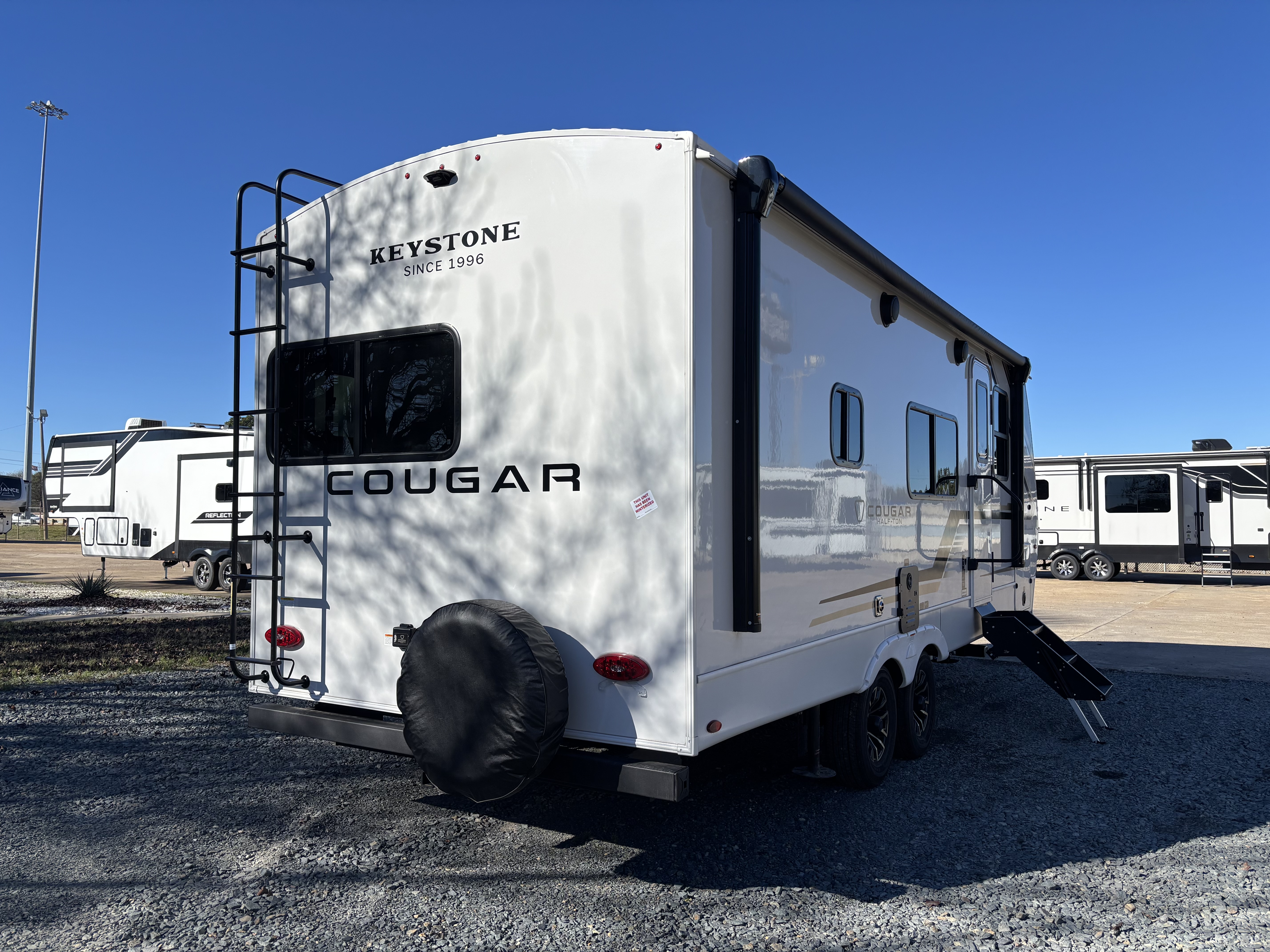 2026 Keystone Cougar Half-Ton 22MLS - Image 8