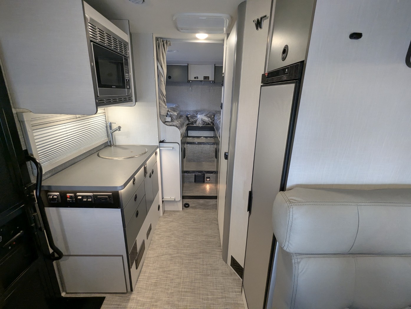 2026 Winnebago EKKO Sprinter 23B AWD - ATH EDITION - Image 17