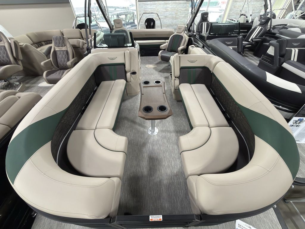 2026 Bennington 24MCSB Carbon Fiber Arch Tritoon Pontoon - Image 44