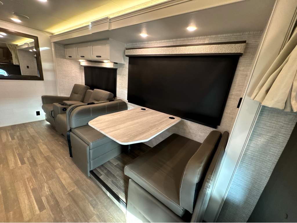 2025 JAYCO GREYHAWK 30Z - Image 12