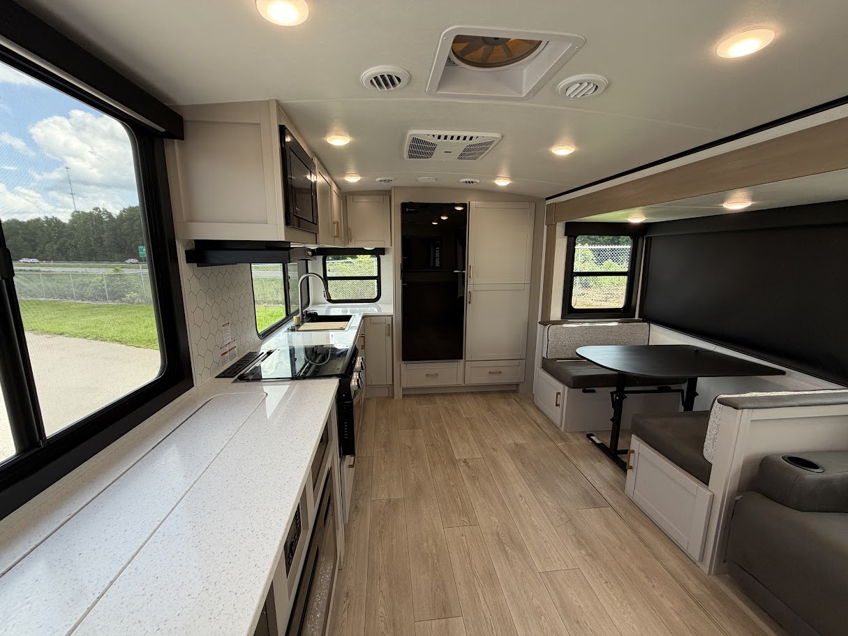 2027 JAYCO JAY FEATHER 30RKB - Image 9