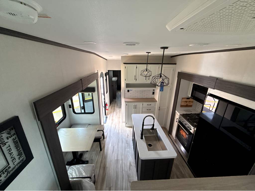 2026 VENTURE RV SPORTTREK 365VFL - Image 20