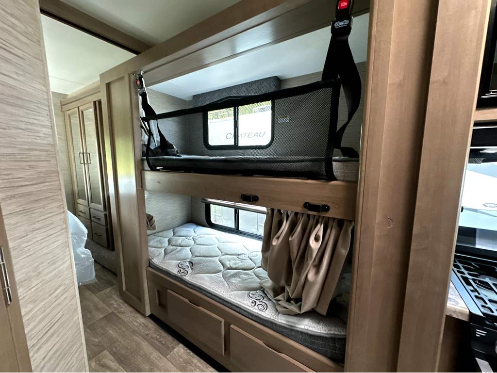 2023 THOR MOTOR COACH MAGNITUDE GA31 - Image 17