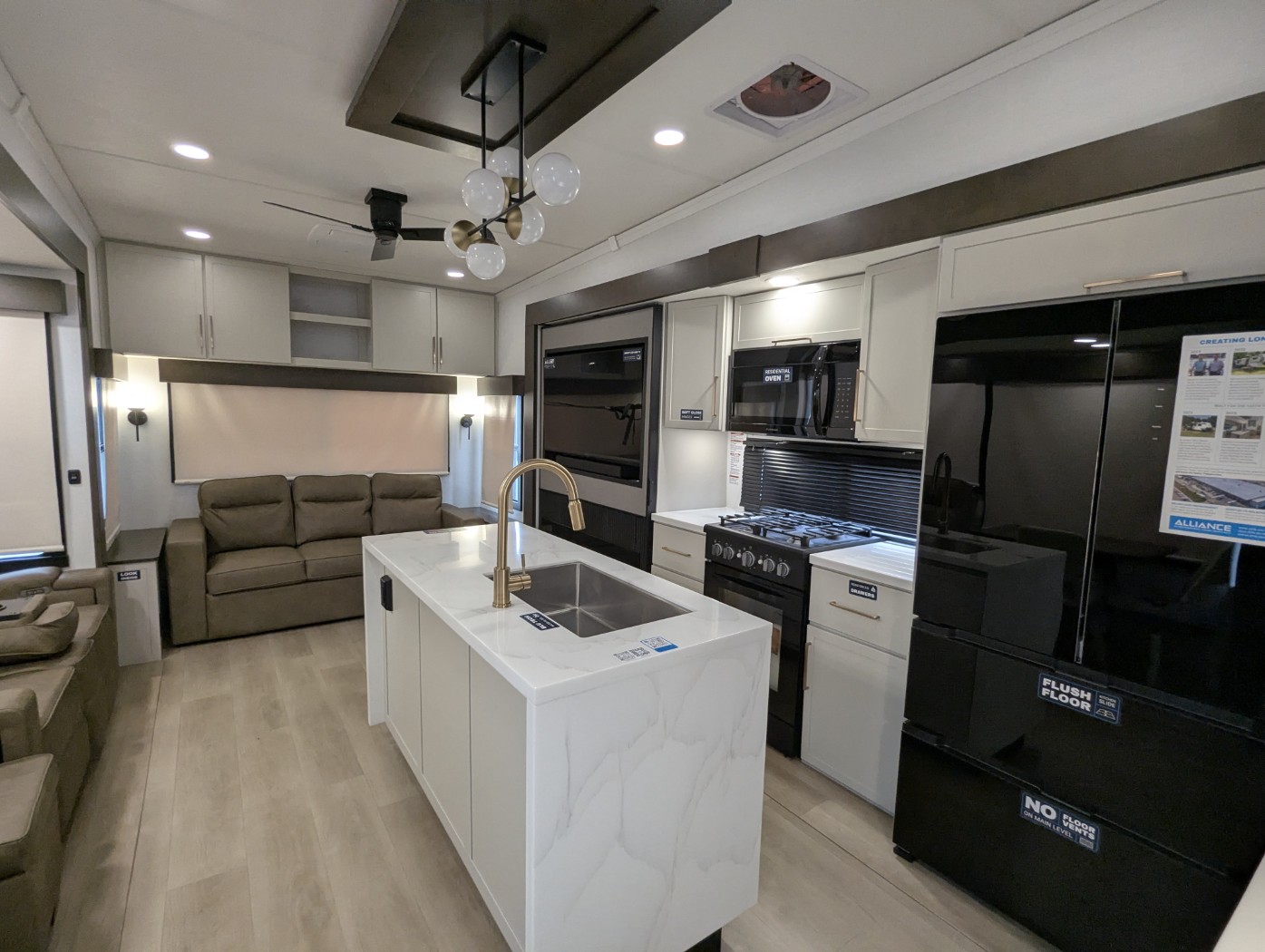 2027 Alliance RV Paradigm 310RL - Image 31