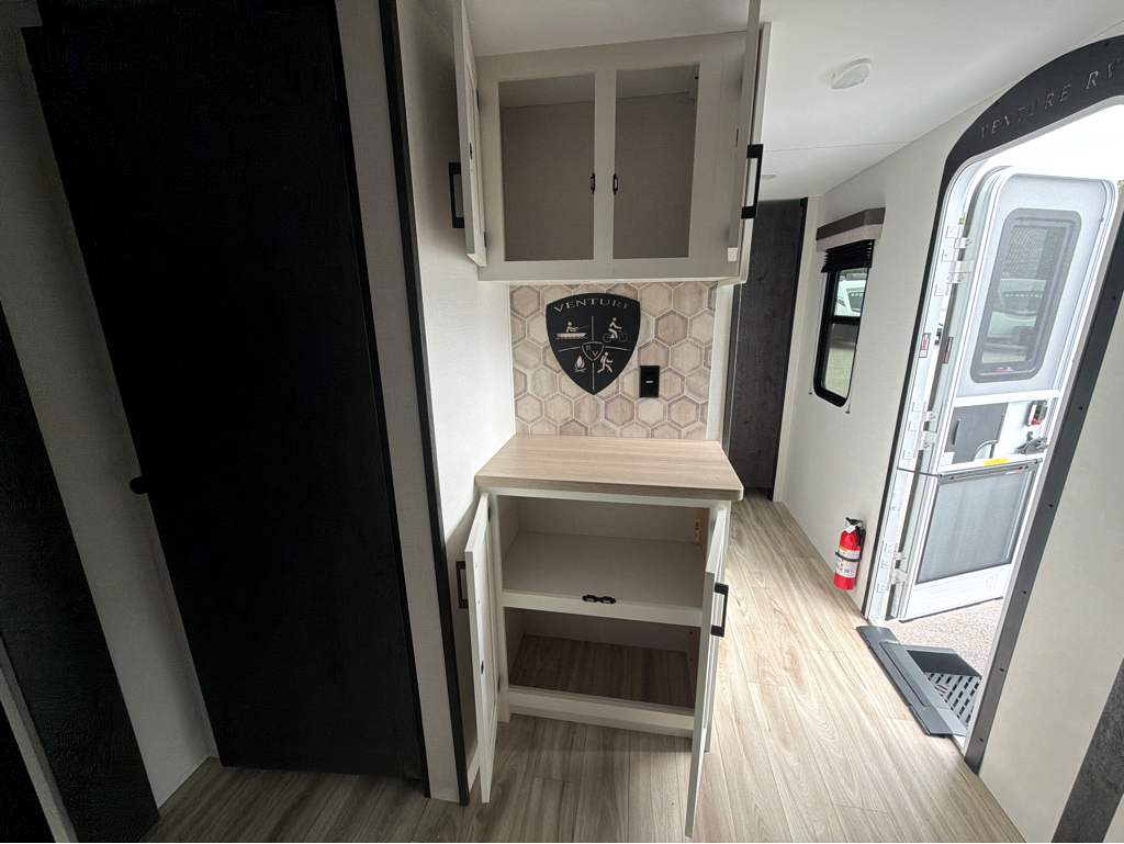2026 VENTURE RV SIENNA 293VIK - Image 23
