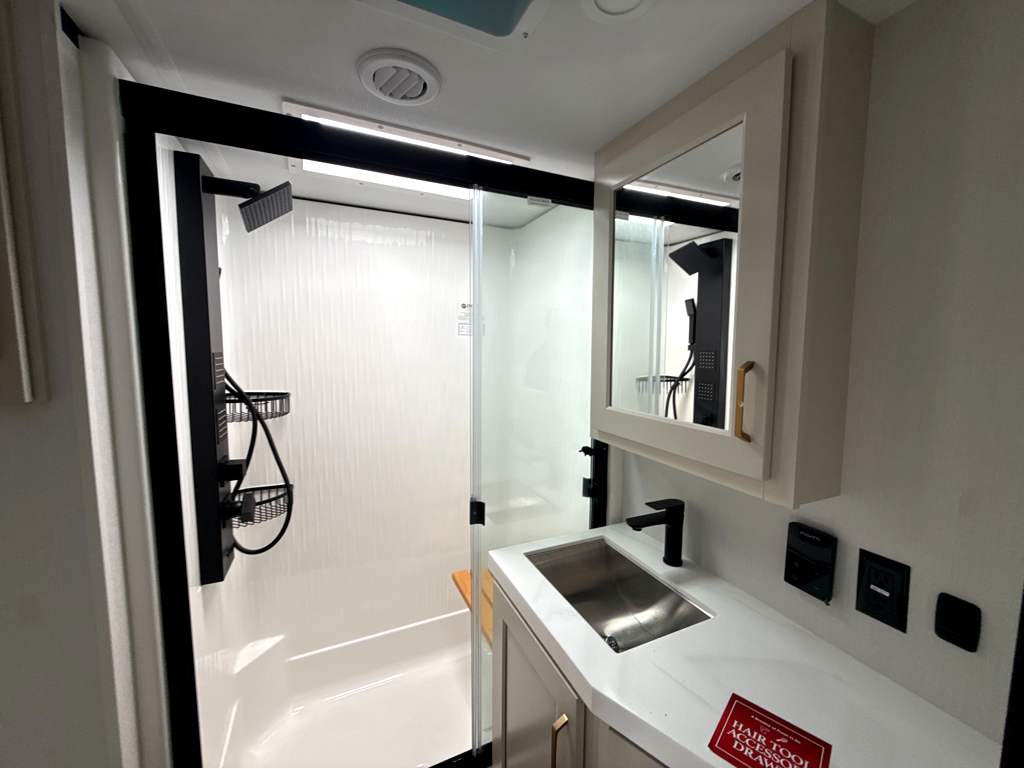 2027 GRAND DESIGN SOLITUDE 310GK - Image 25