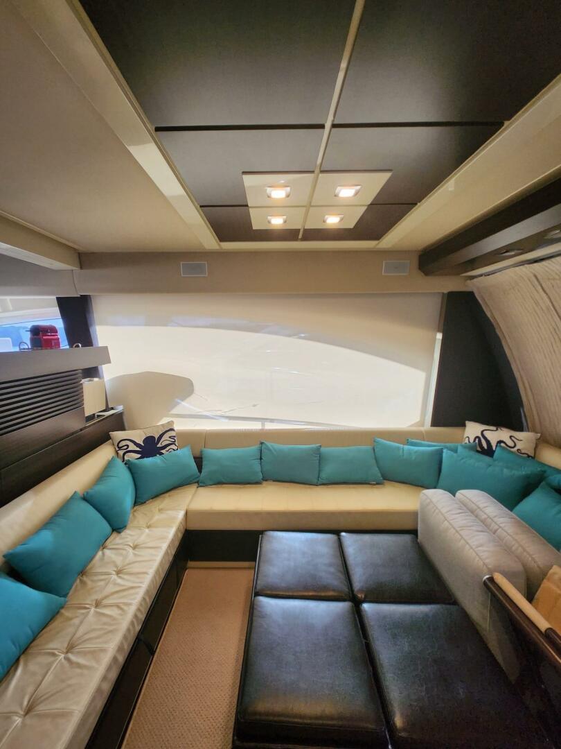 2014 Azimut Flybridge - Image 27