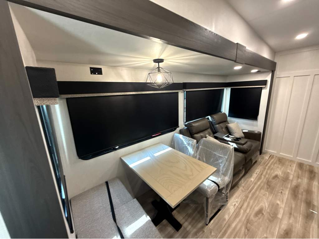 2027 VENTURE RV SPORTTREK 354VBH - Image 13