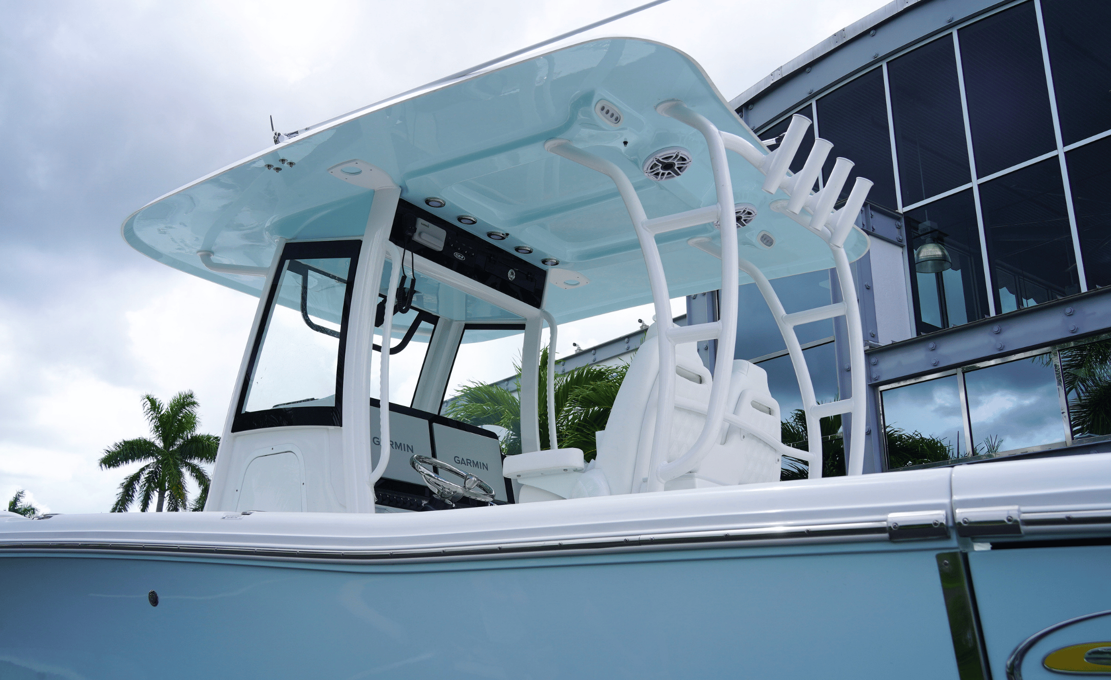 2027 SEA HUNT ULTRA 305SE - Image 13