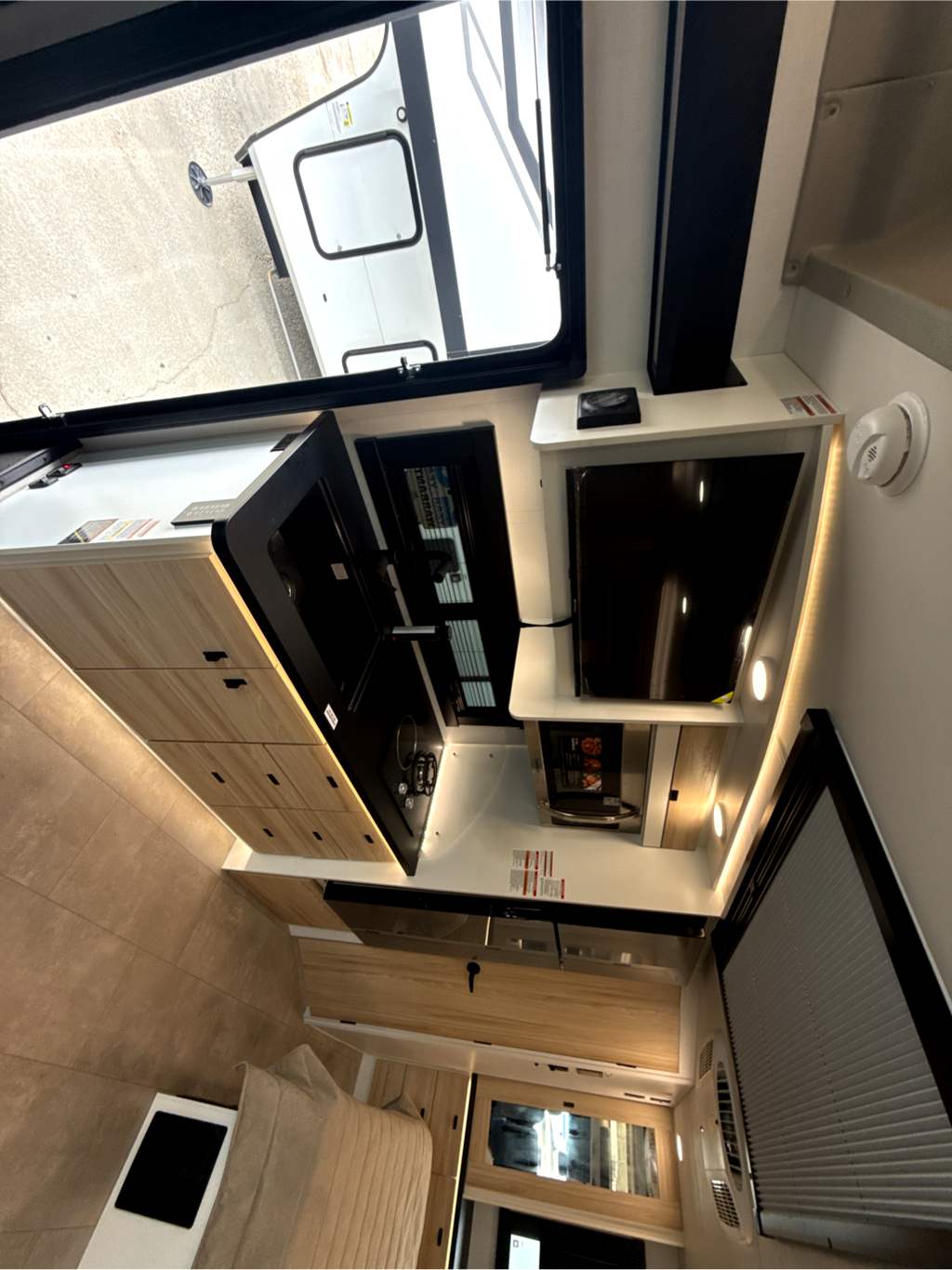 2027 JAYCO MELBOURNE PRESTIGE 25LP - Image 13
