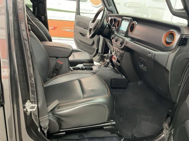 2022 Jeep Gladiator Crew Cab Mojave 4WD - Image 3