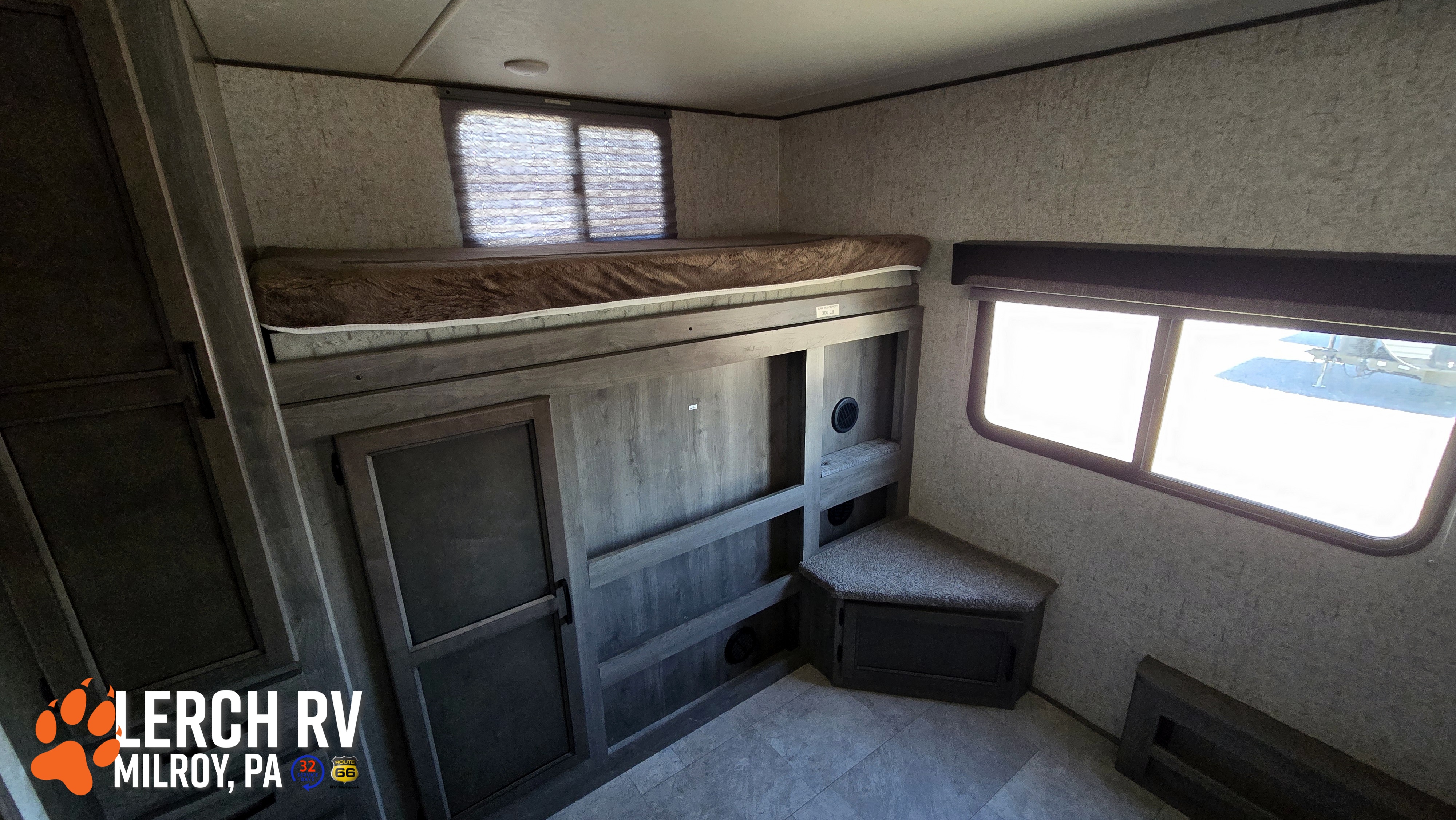 2019 FOREST RIVER APEX 300BHS - Image 29