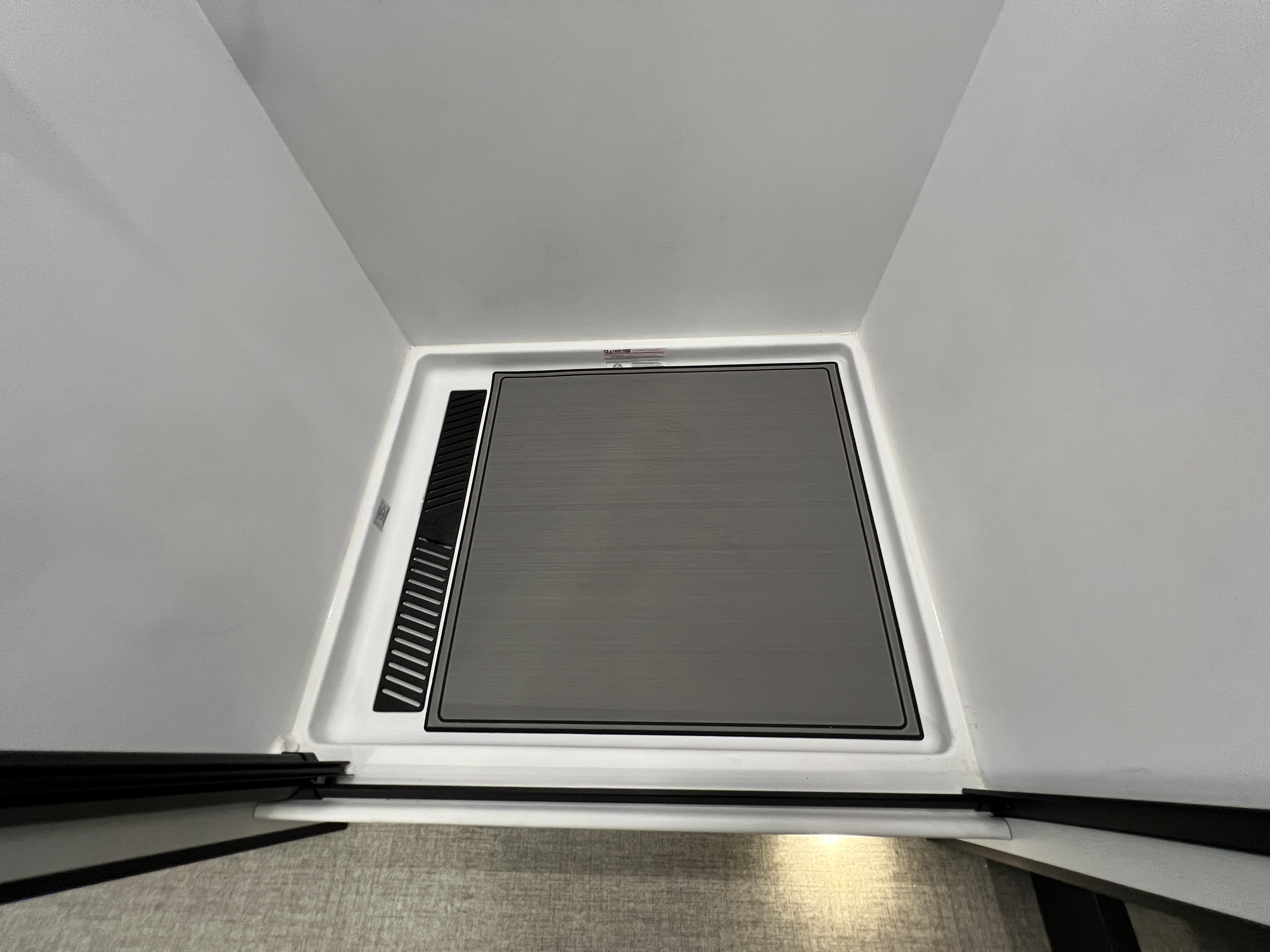 2027 Grand Design LINEAGE SERIES E 30DC - Image 35