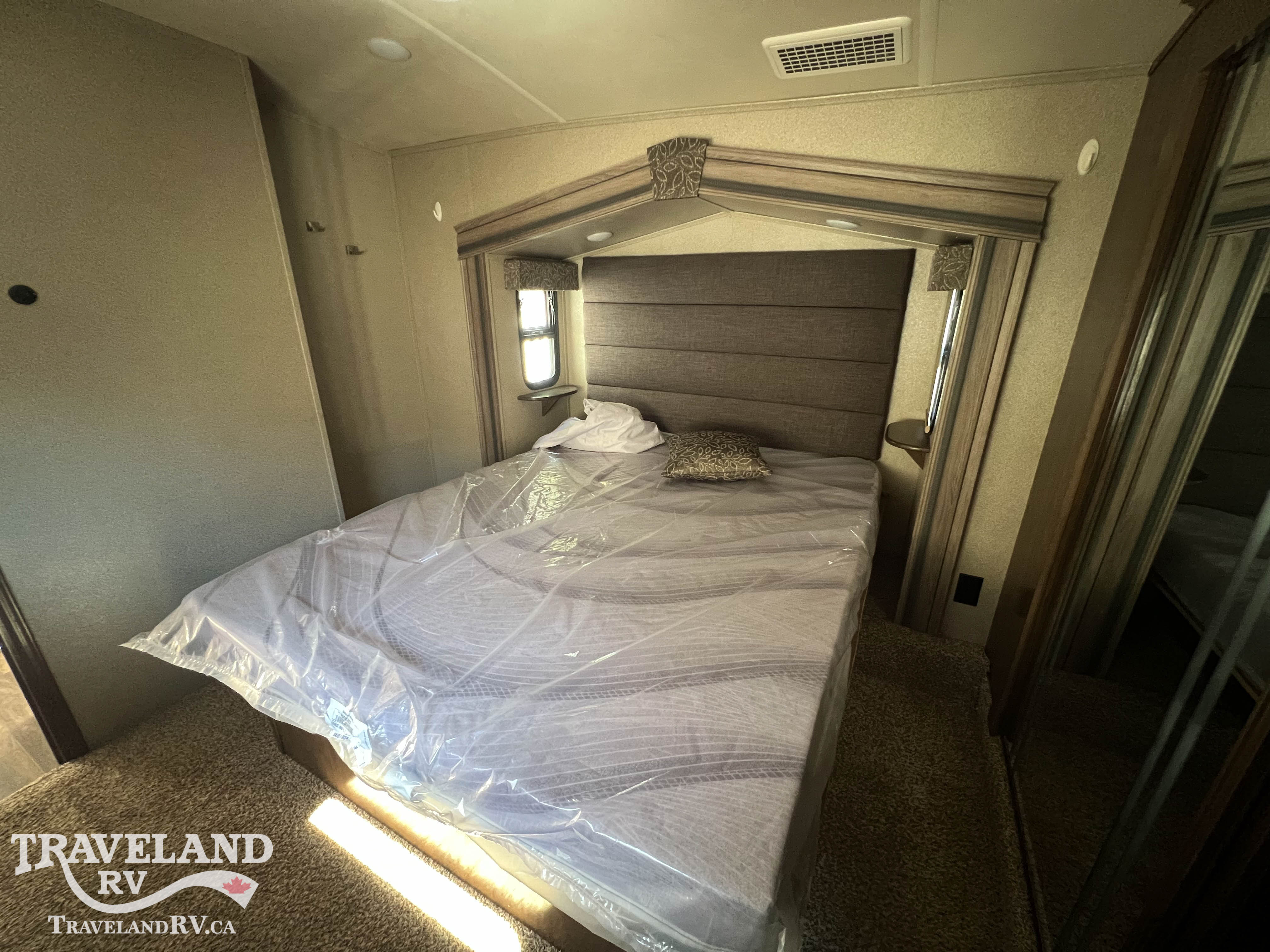 2019 Forest River Cedar Creek Silverback 33IK - Image 21