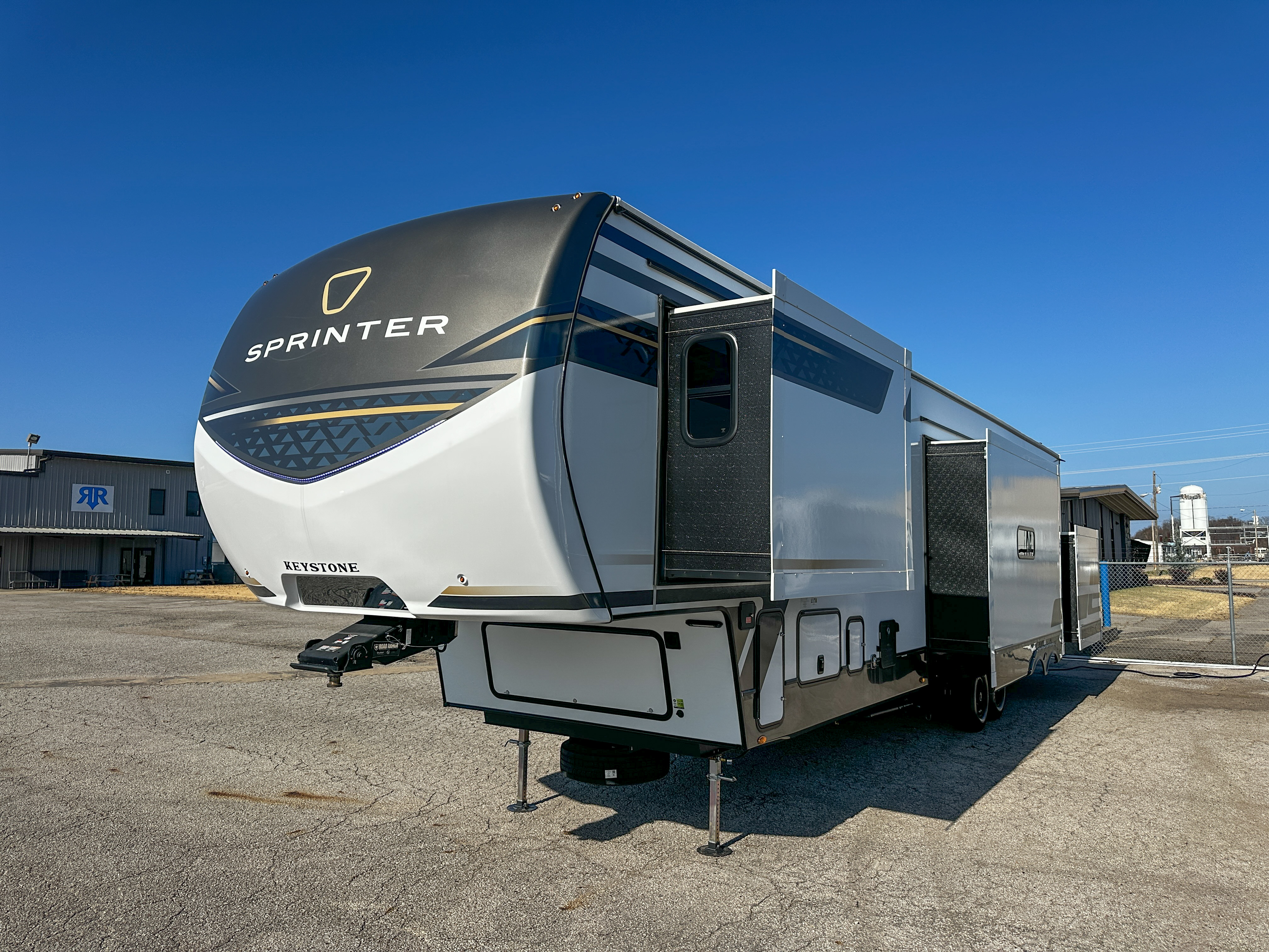 2026 Keystone Sprinter 3920DSL - Image 4