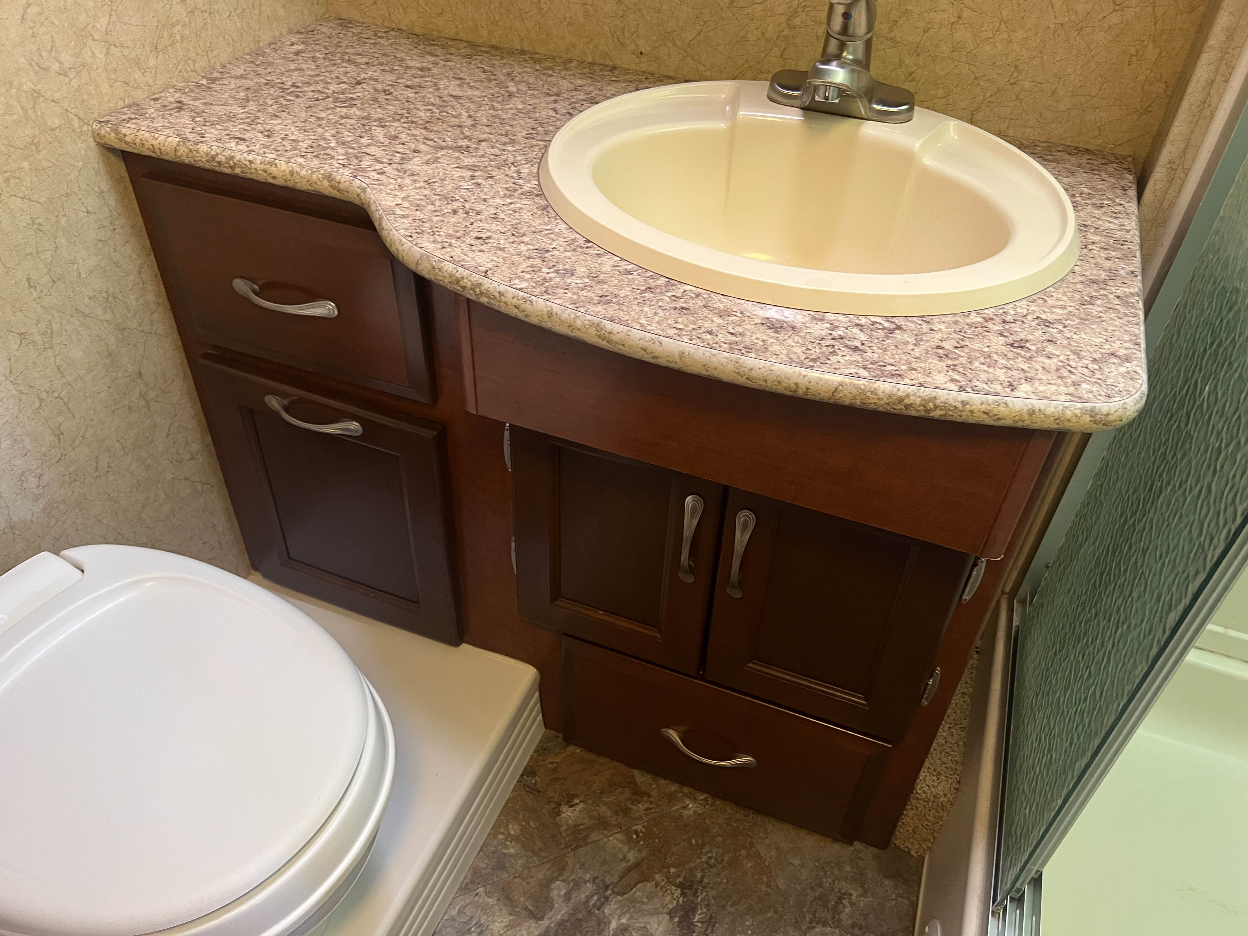 2011 NEWMAR BAYSTAR 3302 - Image 34