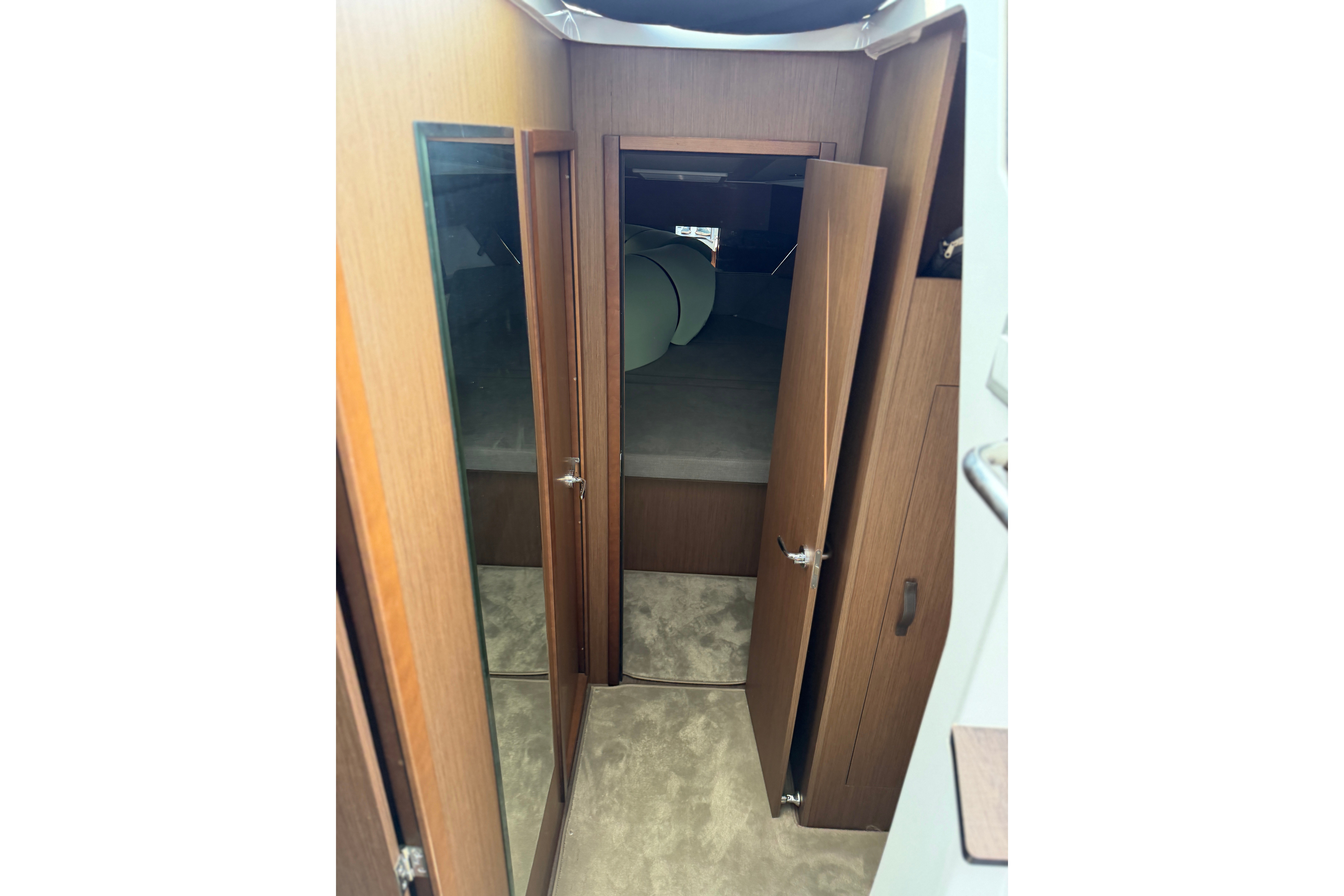 2023 Beneteau Antares 11 OB - Image 53