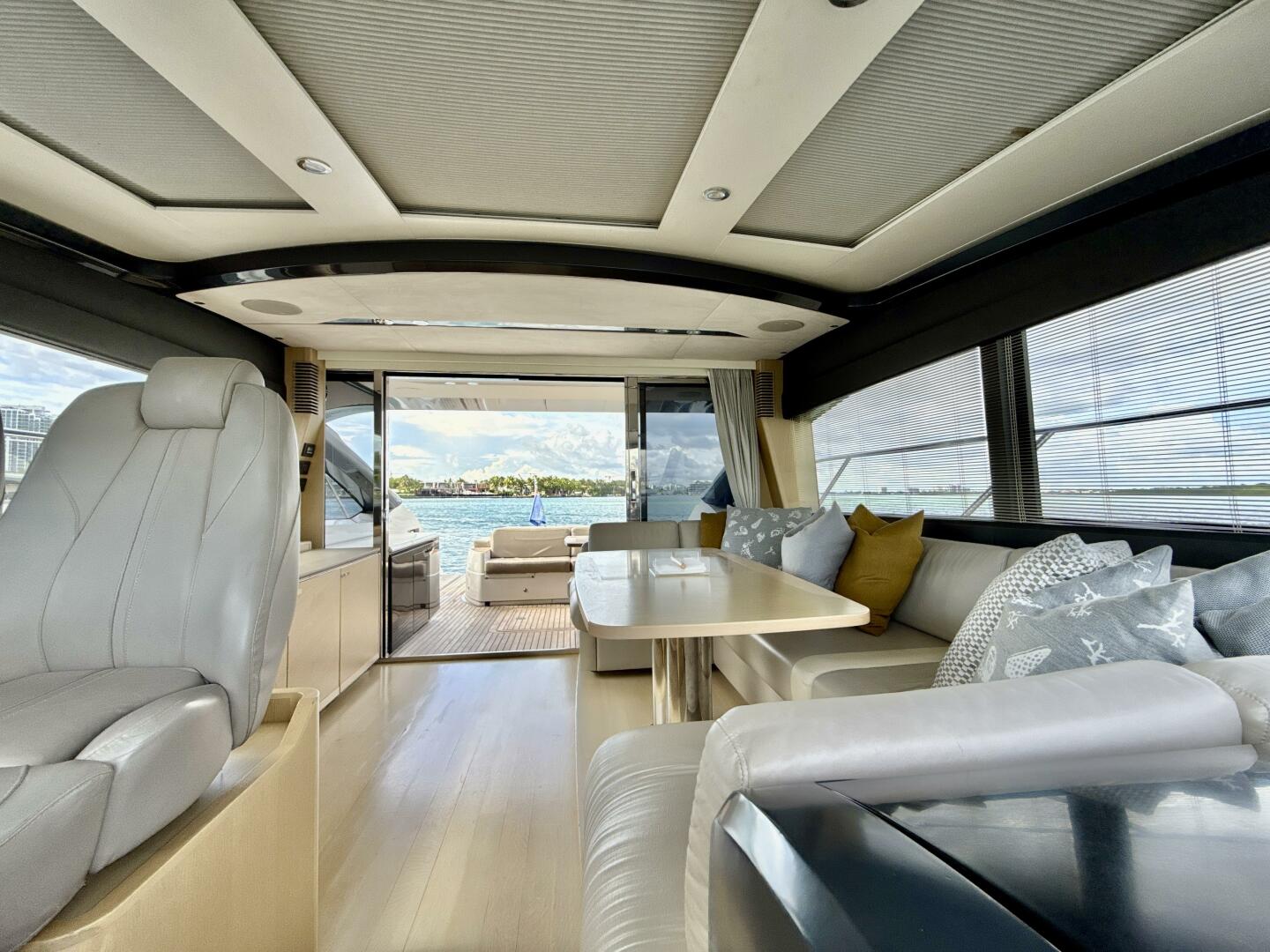 2017 Princess V58 - Image 10