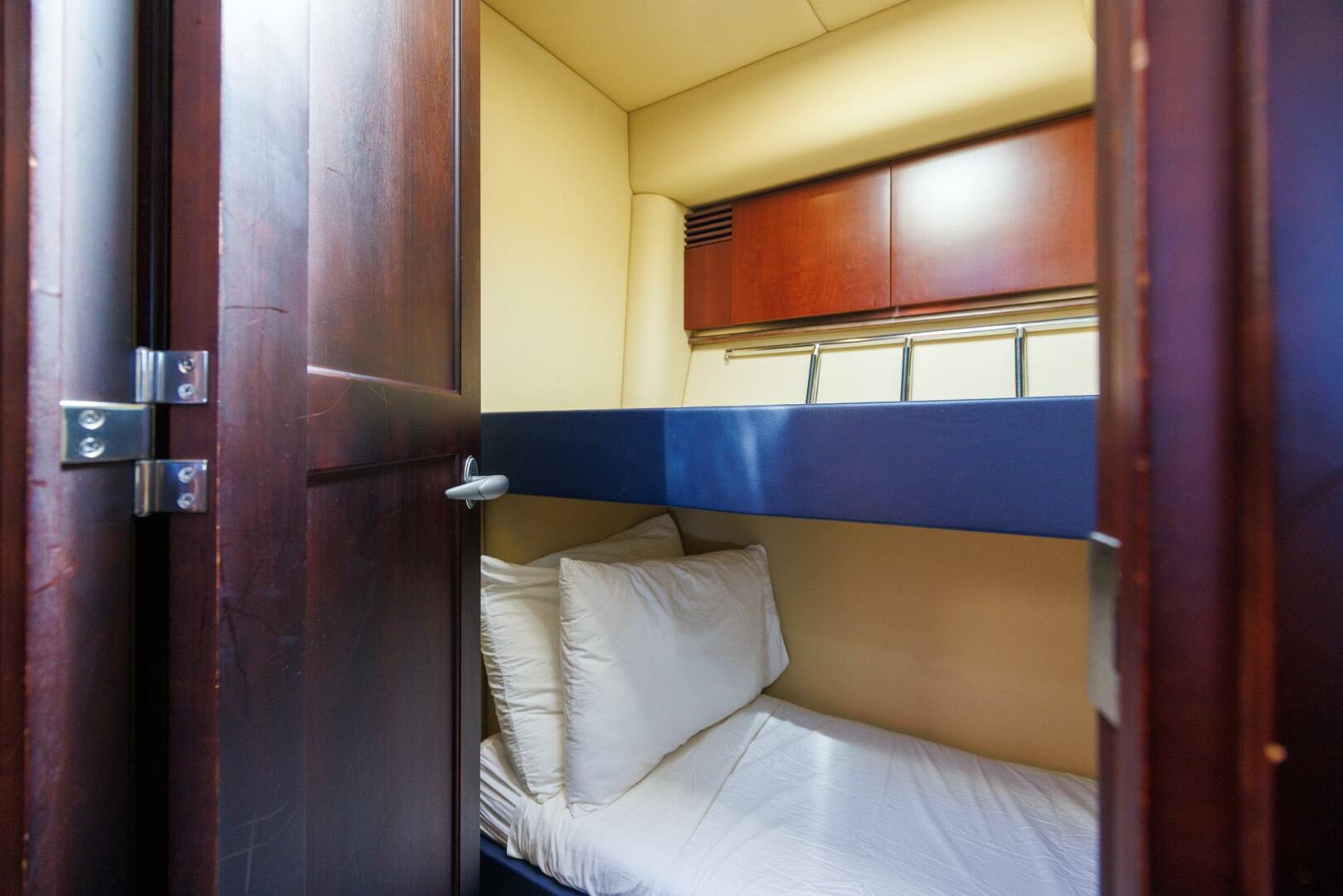 2006 Sea Ray 52 Sedan Bridge - Image 20