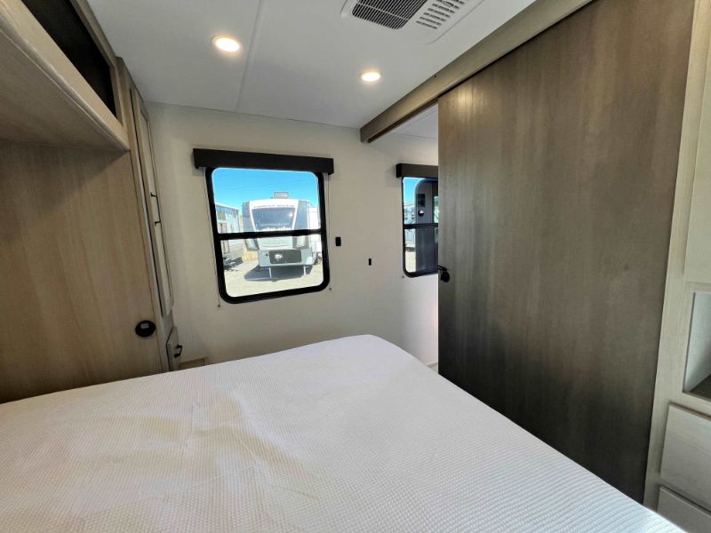 2026 Grand Design Momentum MAV 27MAV - Image 17