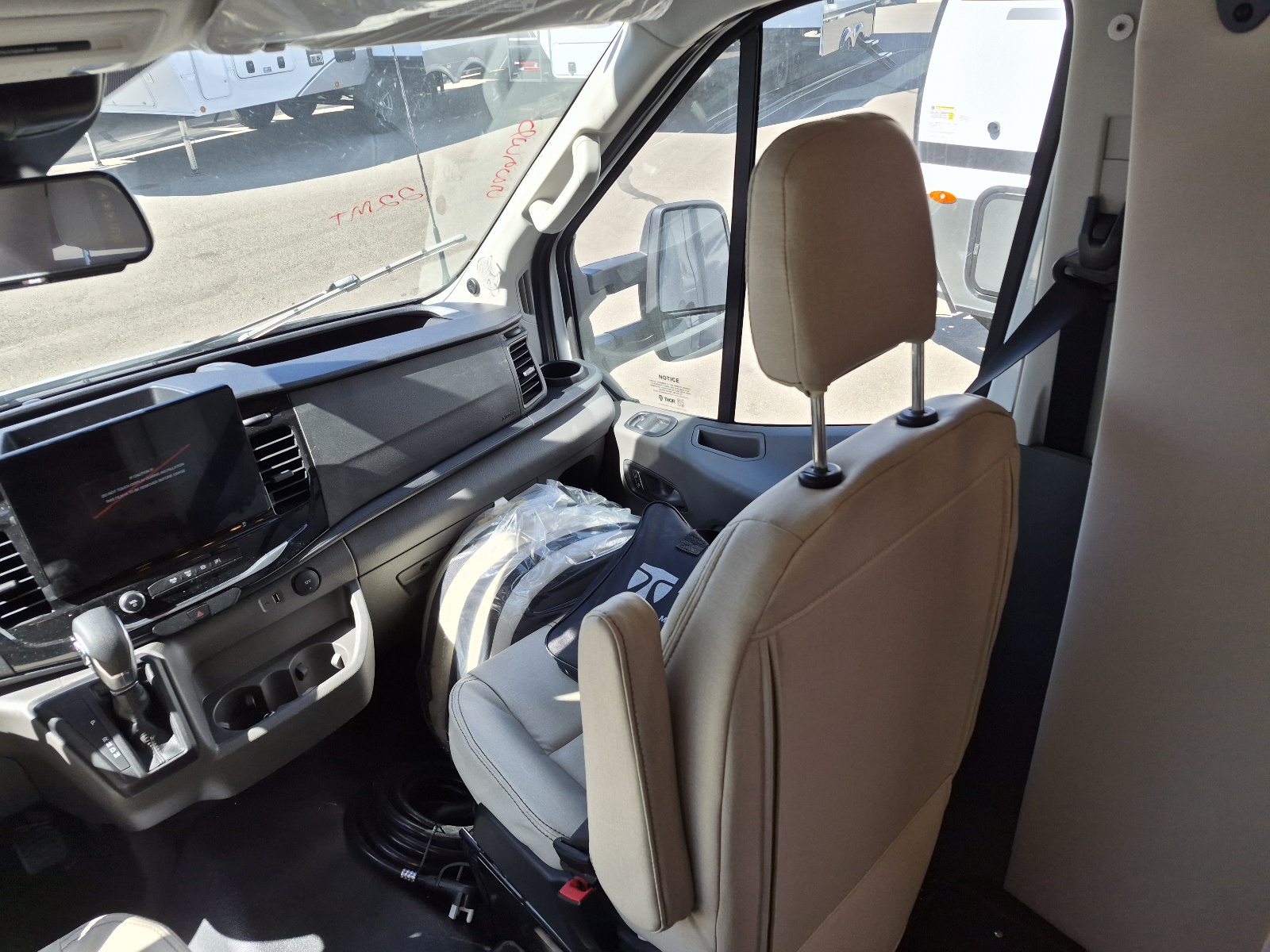 2027 Thor Motor Coach Gemini Trip 22MT - Image 5