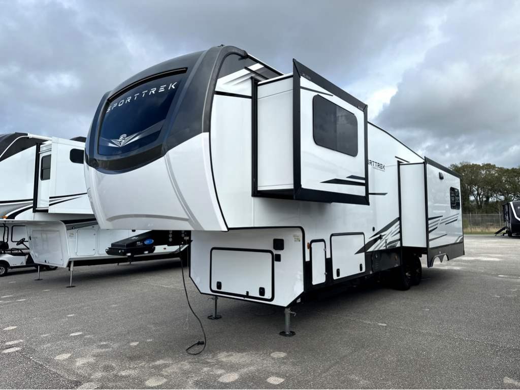 2026 VENTURE RV SPORTTREK 353VIK - Image 3