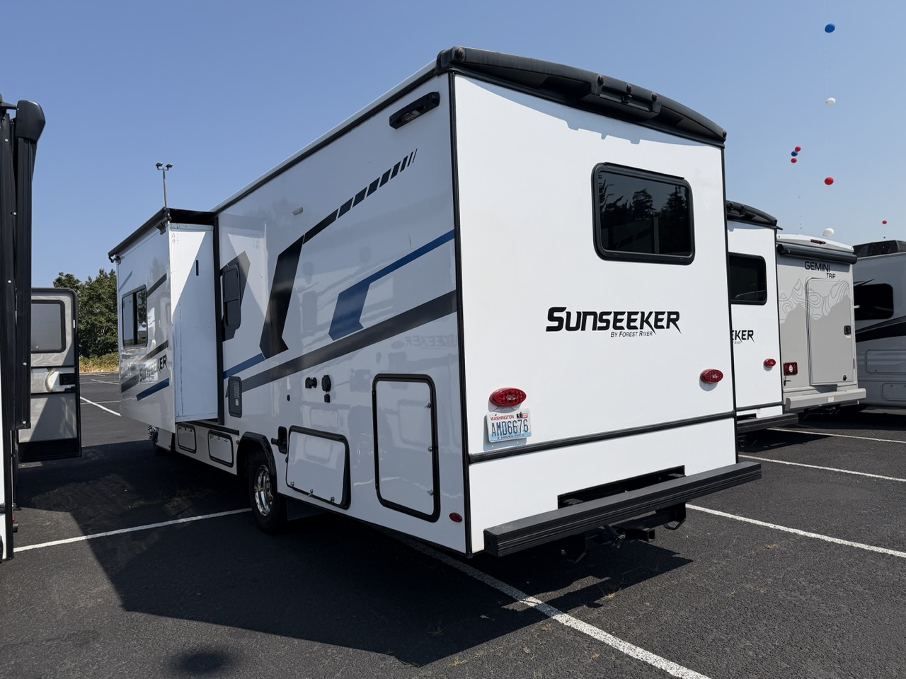 2026 Forest River Sunseeker LE 2750SLE - Image 2