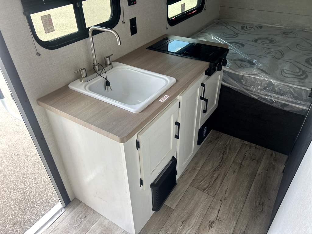 2026 VENTURE RV SIENNA 140VFD - Image 6