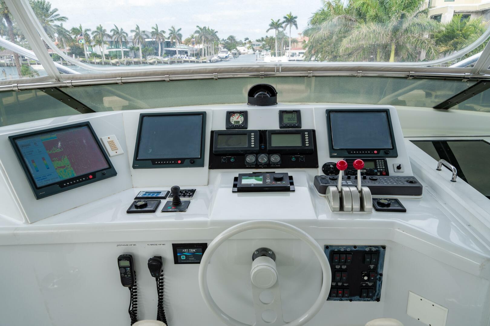 2001 Hatteras 100 Motor Yacht - Image 77
