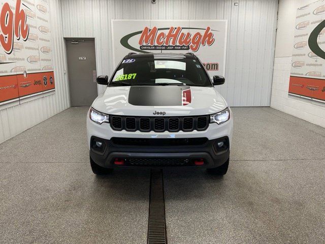2025 Jeep Compass Trailhawk 4x4 - Image 2