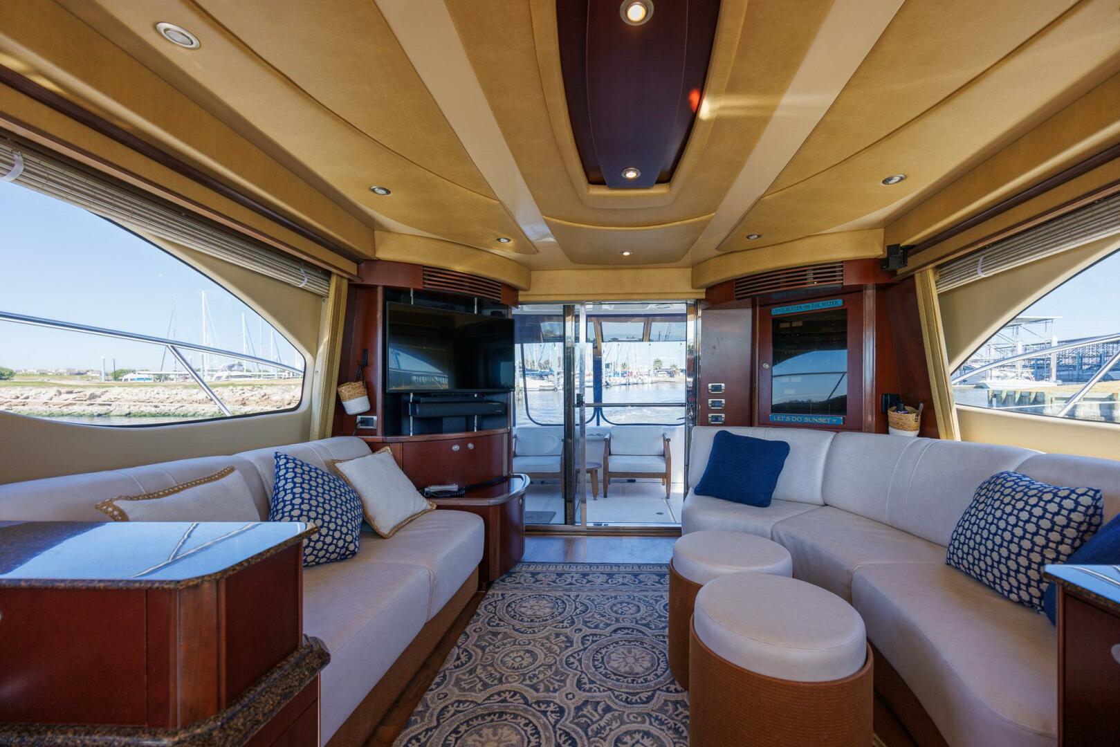 2006 Sea Ray 52 Sedan Bridge - Image 5