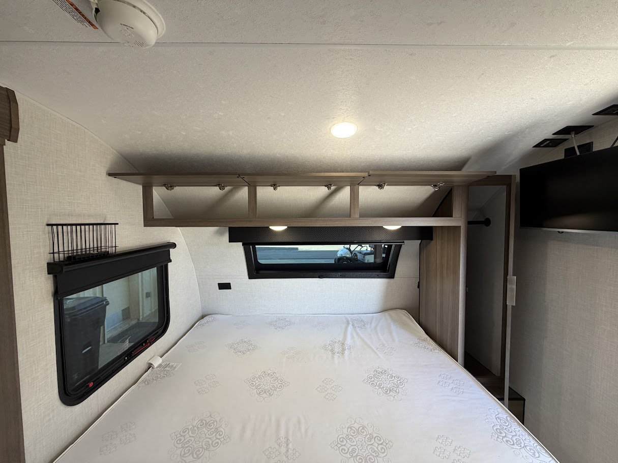 2025 VENTURE RV SONIC 169VUD - Image 11