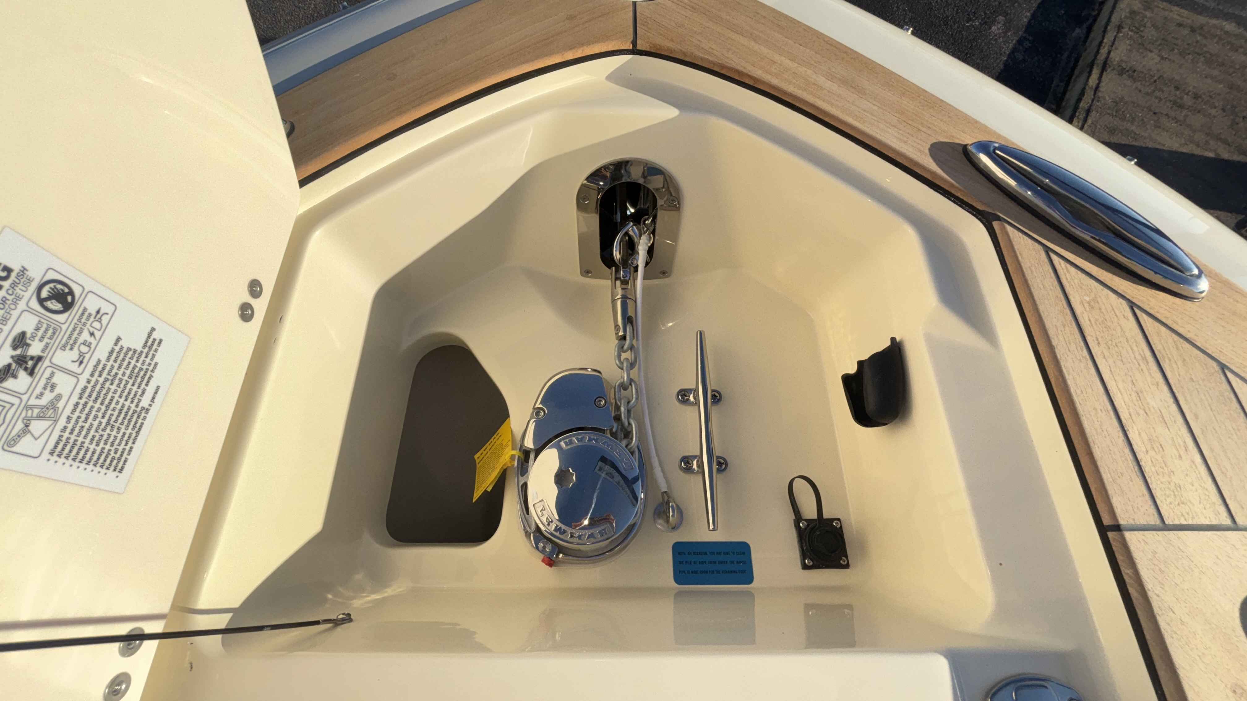 2026 Chris Craft SPORTSTER 28 Sterndrive - Image 49