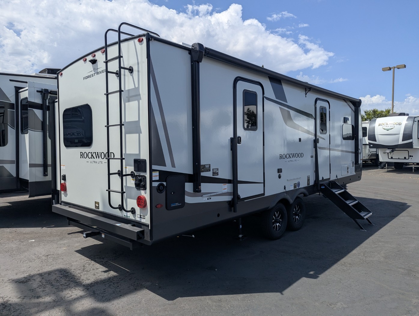 2027 Forest River Rockwood Ultra Lite 2608BS - Image 9
