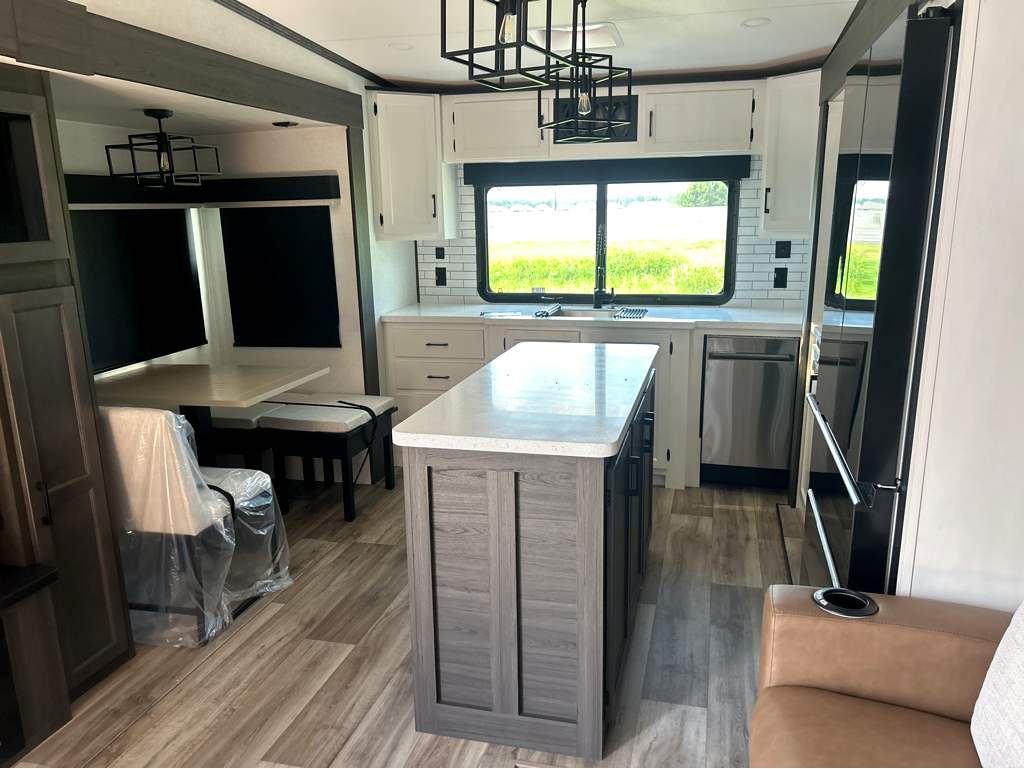 2026 VENTURE RV SPORTTREK 353VRK - Image 11