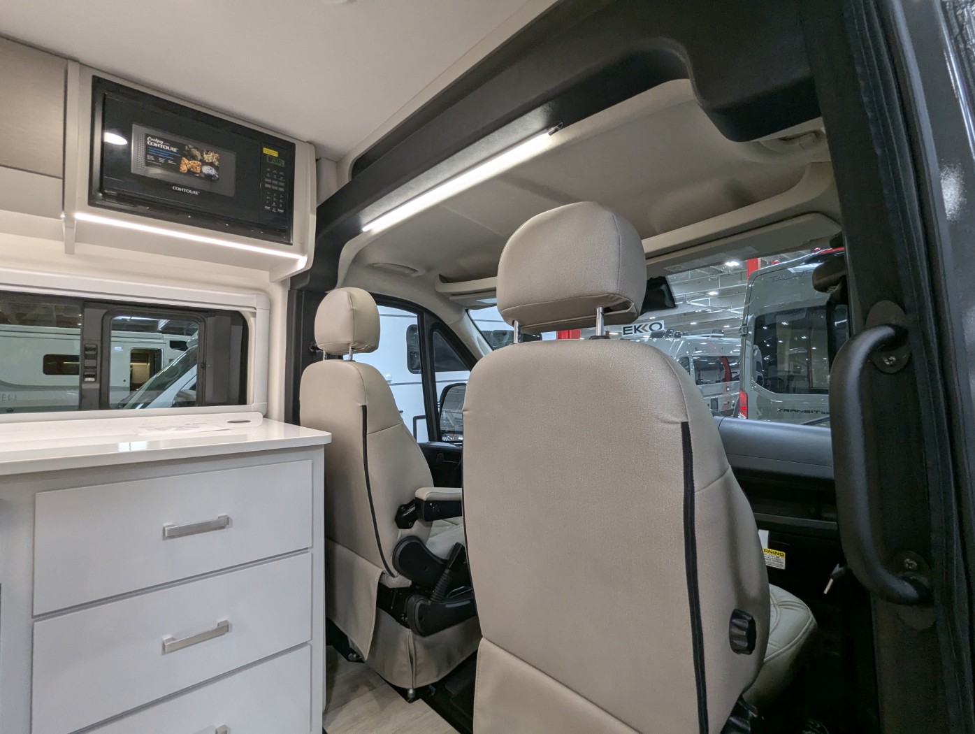 2027 Thor Motor Coach Tellaro 20L - Image 17