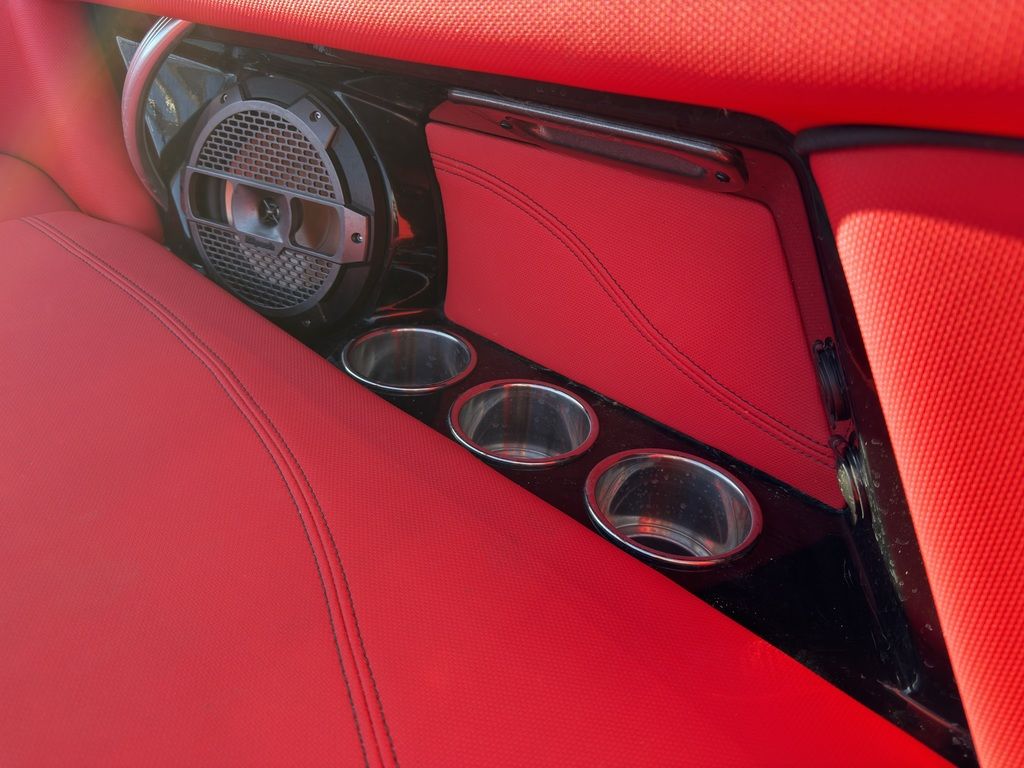 2019 MasterCraft XT22 - Image 55