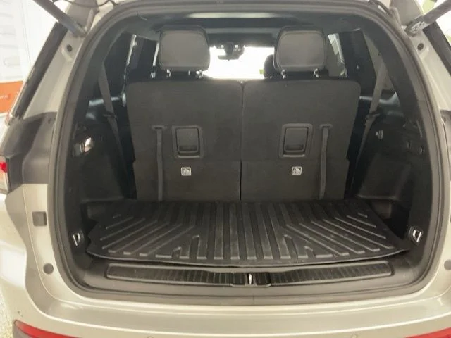 2025 Jeep Grand-Cherokee-L Laredo Altitude 4x4 - Image 8