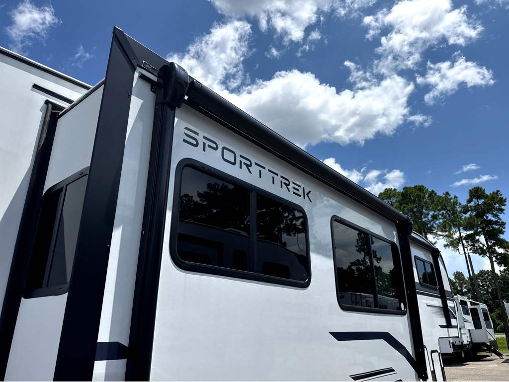 2026 VENTURE RV SPORTTREK 303VIK - Image 5