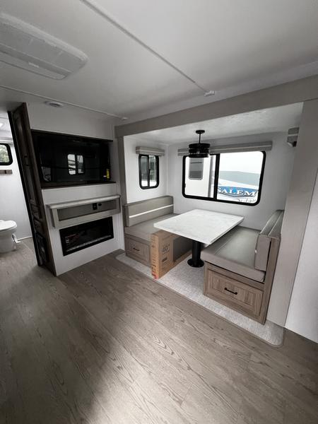 2026 Coachmen FREEDOM EXPRESS FET252RBS - Image 5