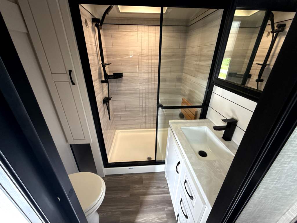 2025 JAYCO NORTH POINT 310RLTS - Image 18