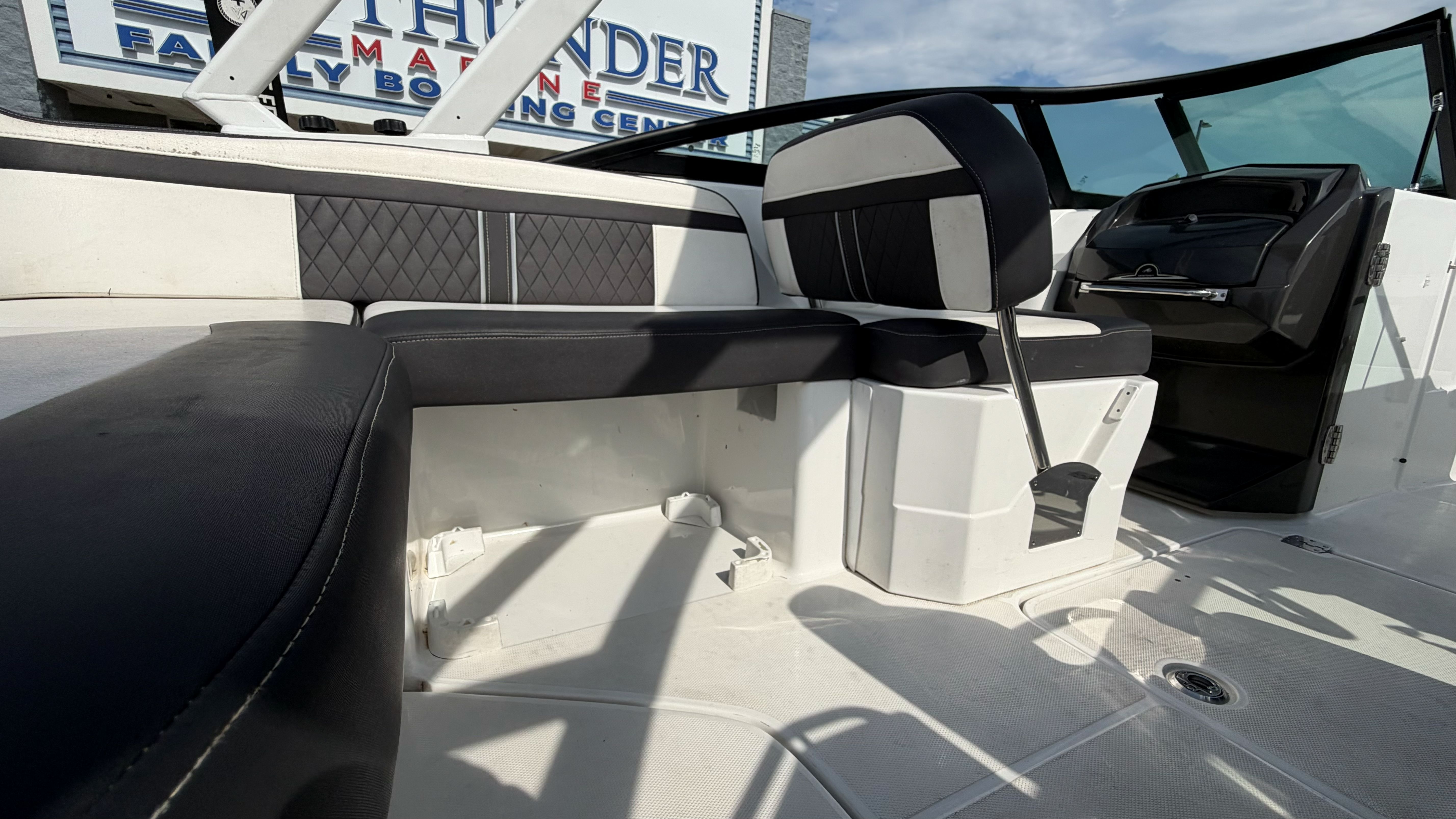2022 Monterey M4 - Image 5