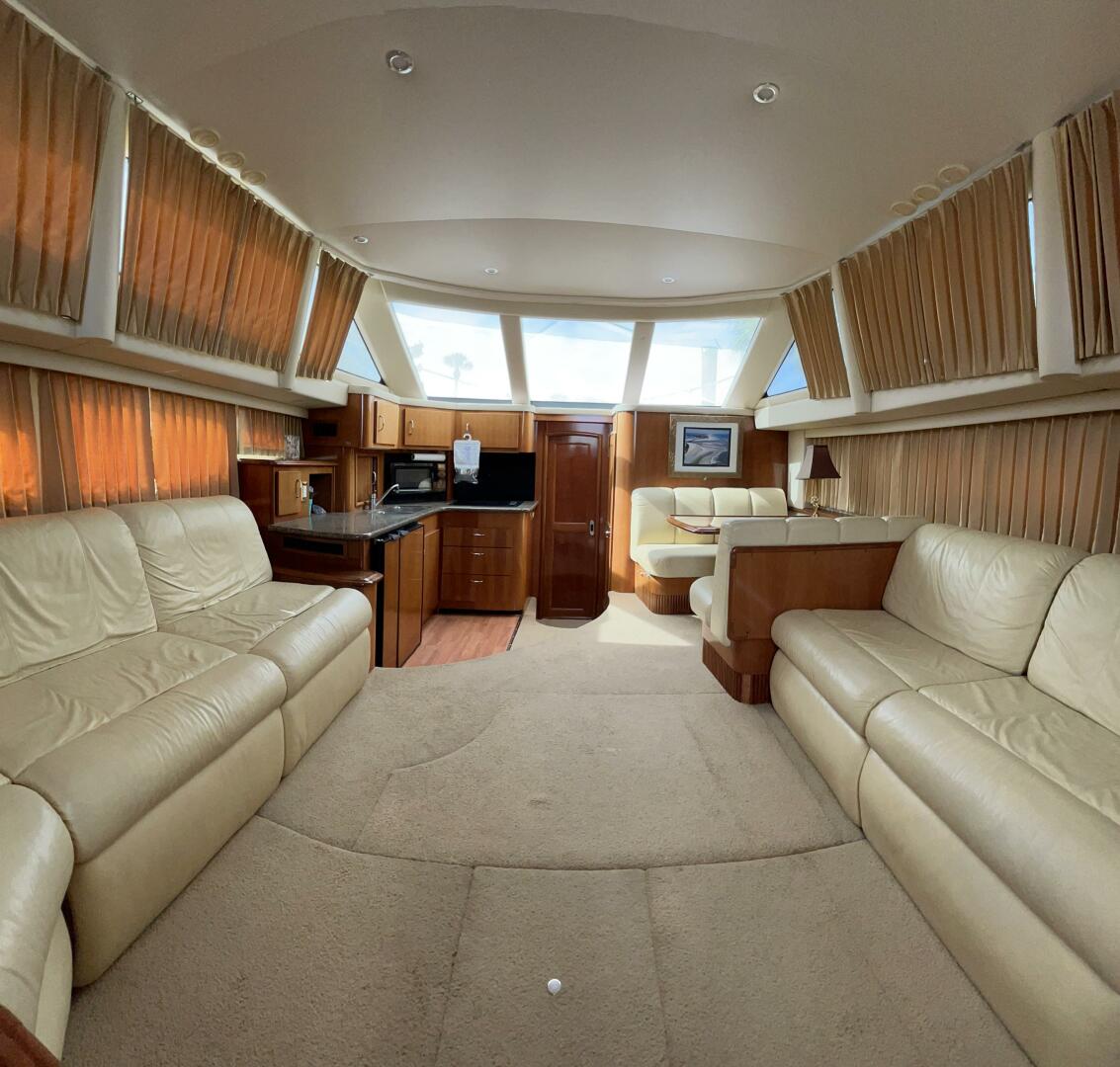 2005 Carver 396 - Image 28