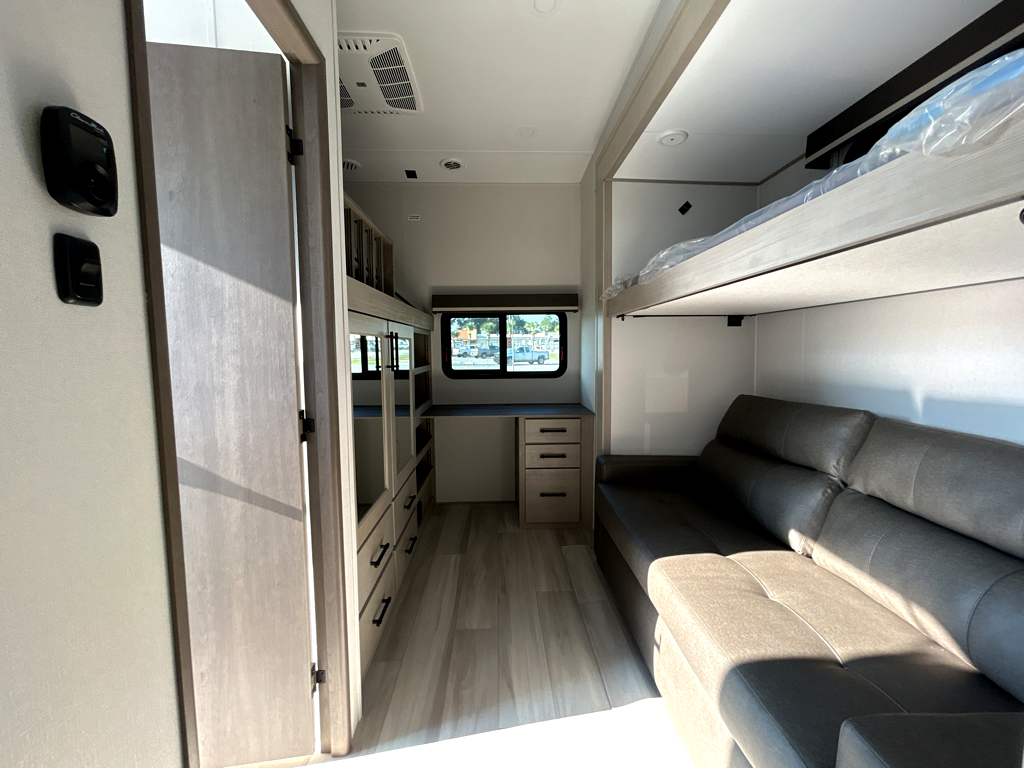 2026 GRAND DESIGN INFLUENCE 3704BH - Image 26