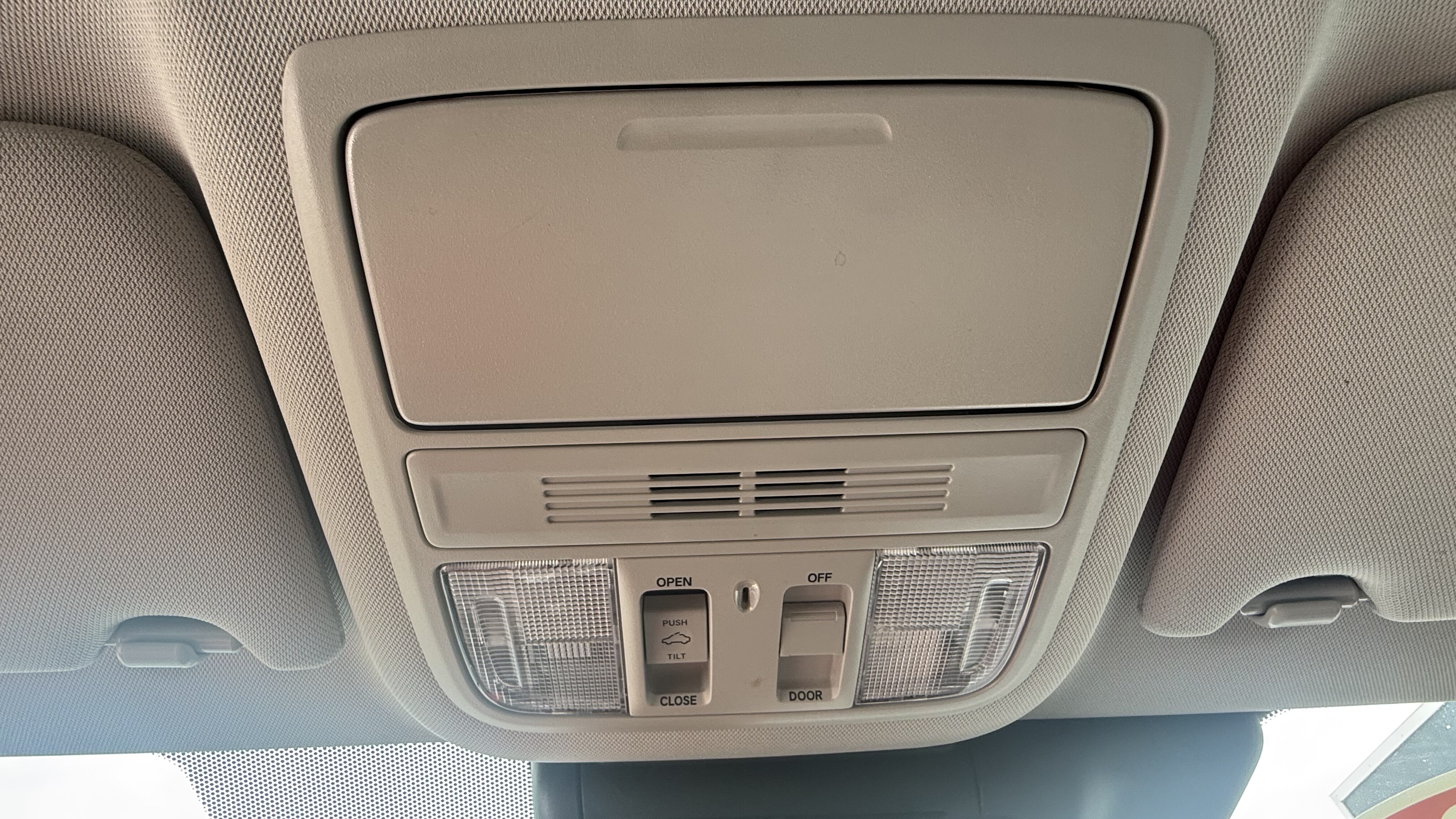 2022 Honda Accord Sedan 4D EX-L - Image 30