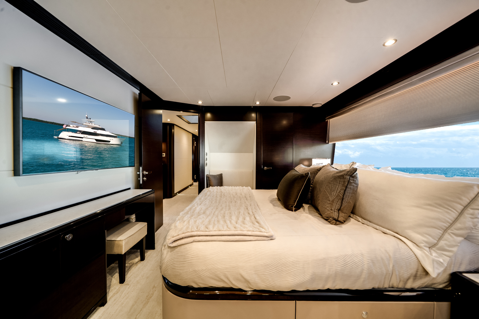 2022 Ocean Alexander 37L - Image 56